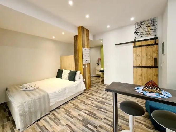 anakainisi-airbnb-petralona-3